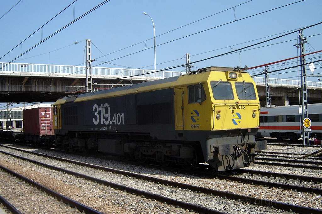 1070-0005-140705.jpg - Renfe 319.401-6 / València - Fuente San Luis 14.7.2005