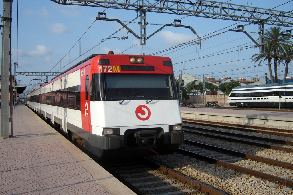 1073-0040-210705.jpg - Renfe 447.176-9 / Sagunt 21.7.2005