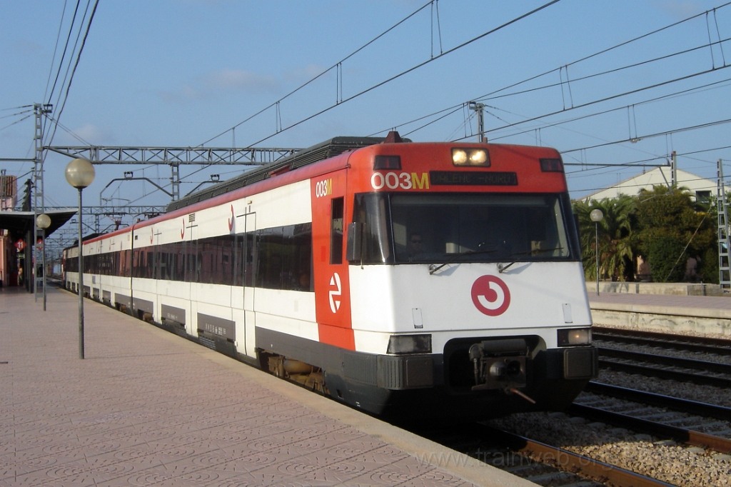 1073-0048-210705.jpg - Renfe 447.003-5 / Sagunt 21.7.2005