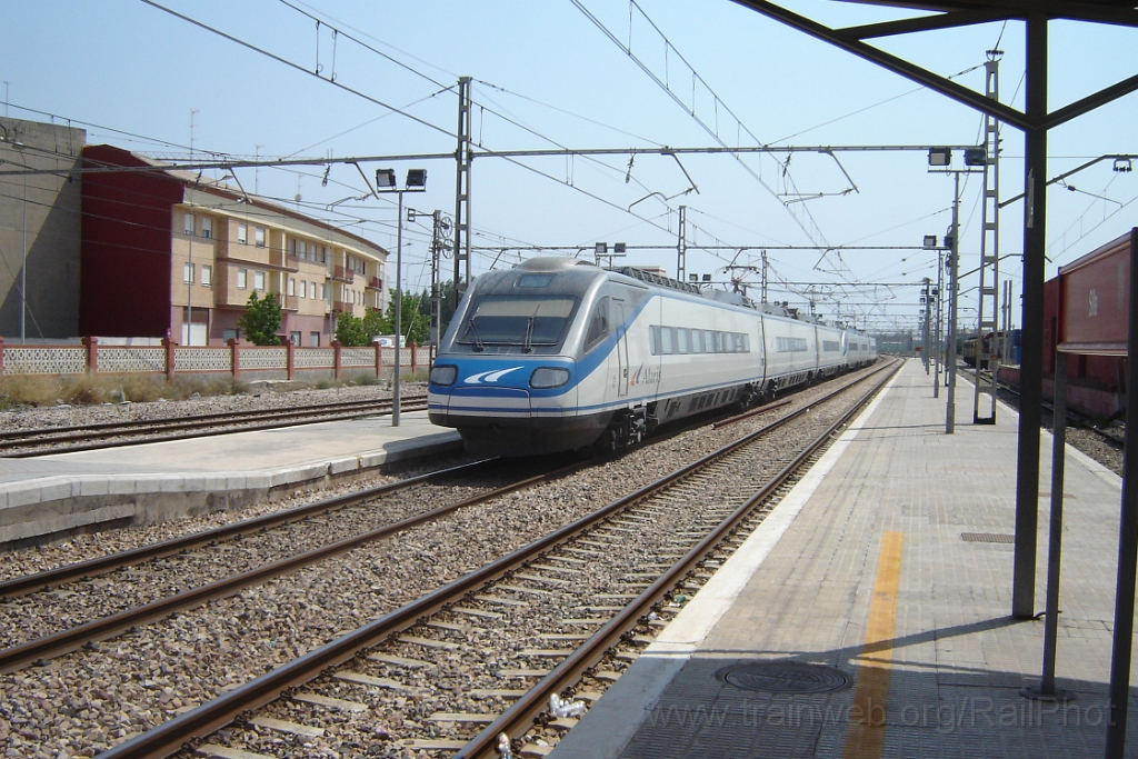 1074-0031-220705.jpg - Renfe 490.203-7 / Silla 22.7.2005