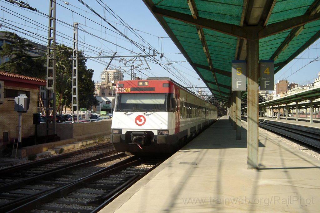 1079-0021-030805.jpg - Renfe 447.036-5 / València - Norte 3.8.2005