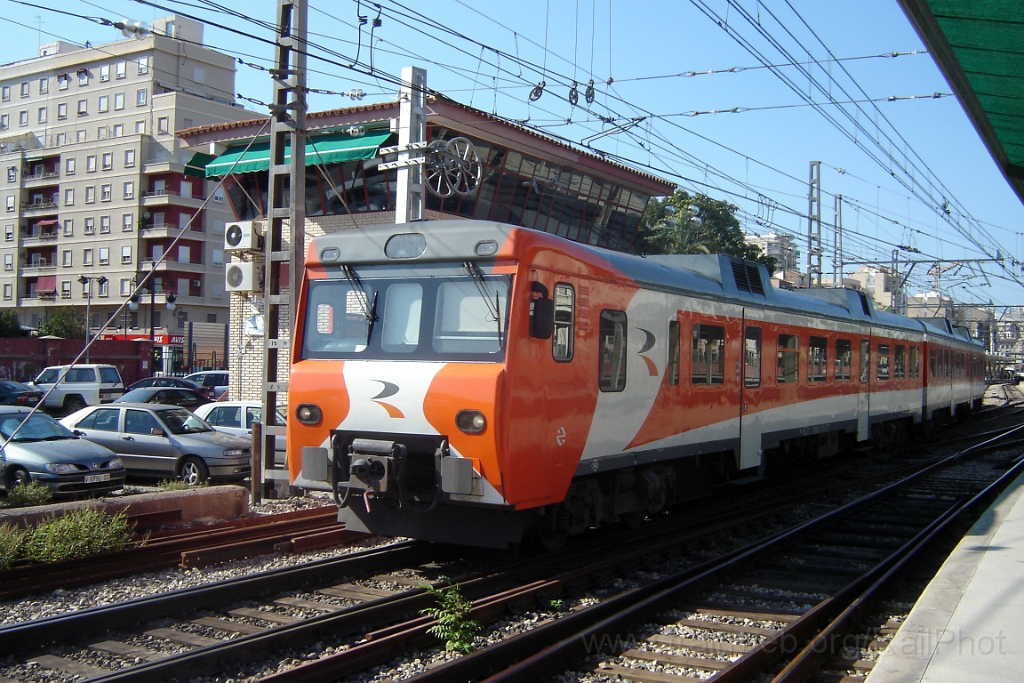 1079-0022-030805.jpg - Renfe 592.251-3 / València - Norte 3.8.2005