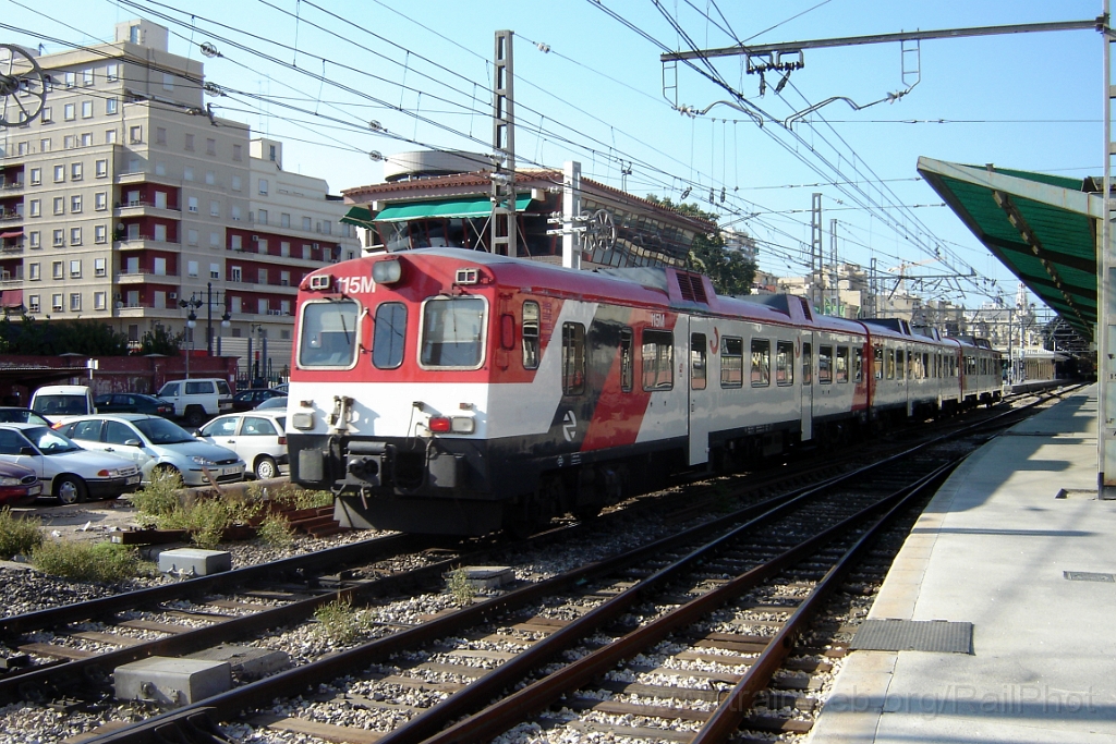 1079-0041-030805.jpg - Renfe 592.115-0 / València - Norte 3.8.2005