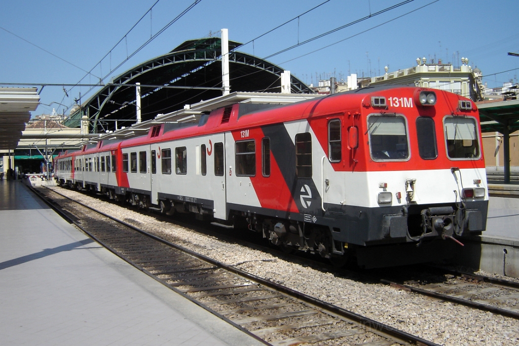 1085-0015-130805.jpg - Renfe 592.131-7 / València - Norte 13.8.2005