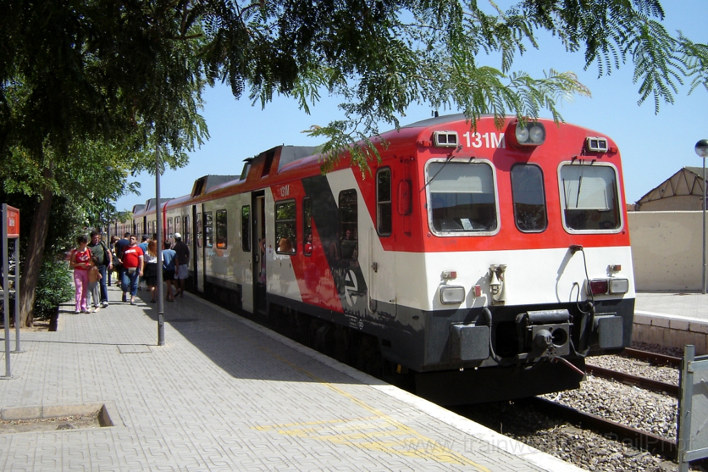 1085-0024-130805.jpg - Renfe 592.131-7 / Quart de Poblet 13.8.2005