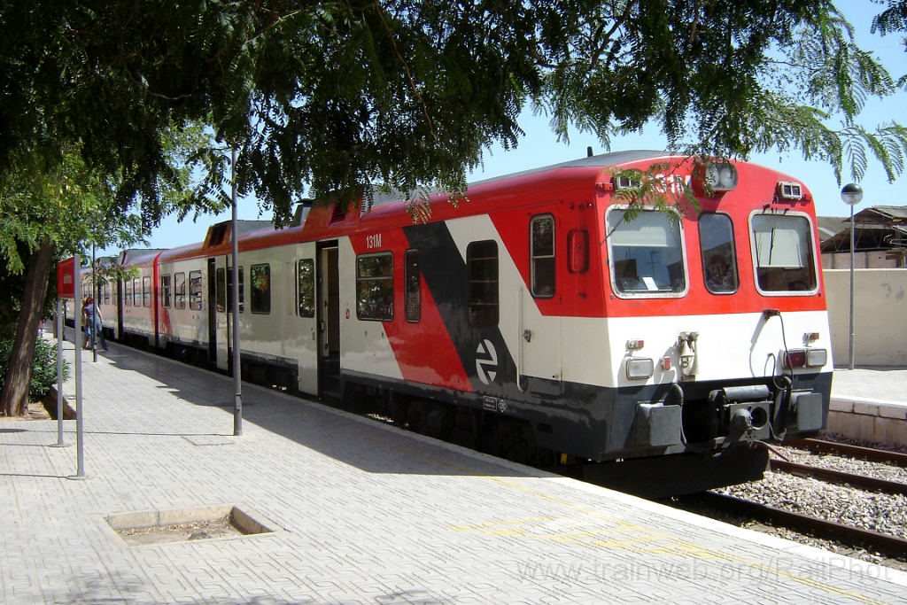 1085-0027-130805.jpg - Renfe 592.131-7 / Quart de Poblet 13.8.2005