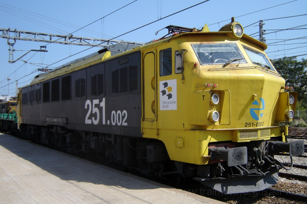 1088-0038-260805.jpg - Renfe 251.002-2 / València - Fuente San Luis 26.8.2005