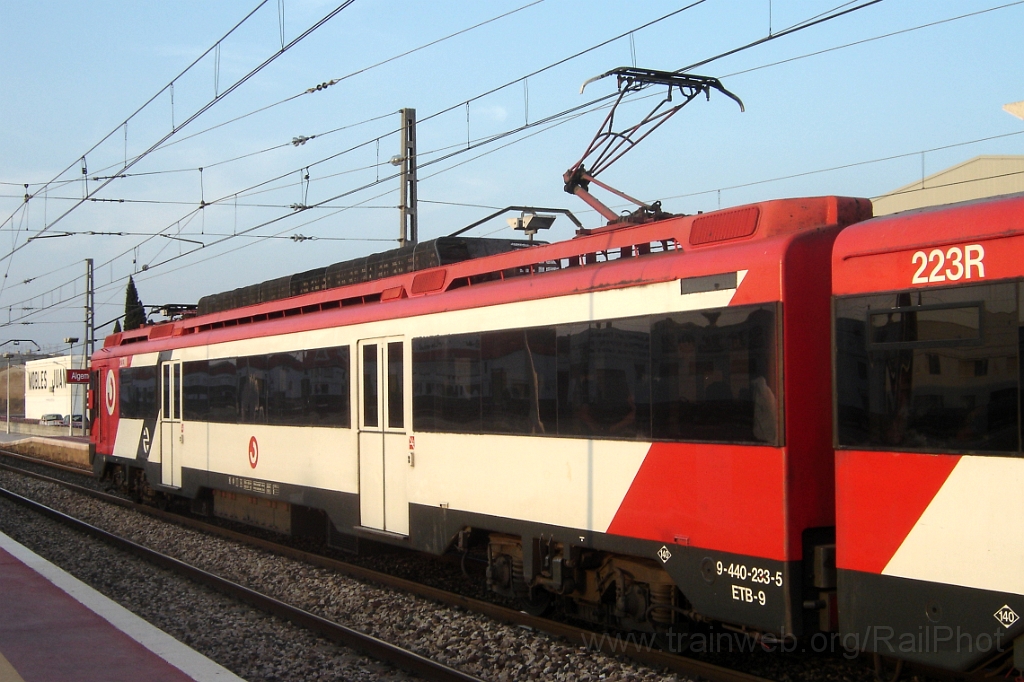 1091-0049-020905.jpg - Renfe 440.233-5 / Algemesi 2.9.2005