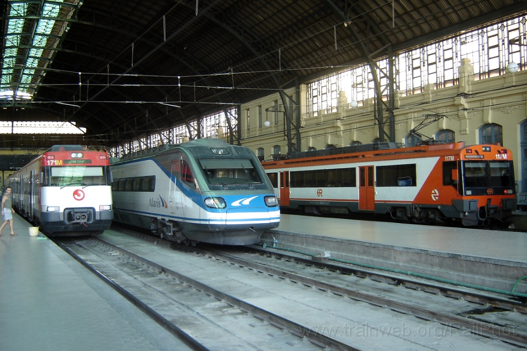 1093-0029-100905.jpg - Renfe 447.171-0 + 490.002-3 + 470.117-3 / València - Norte 10.9.2005