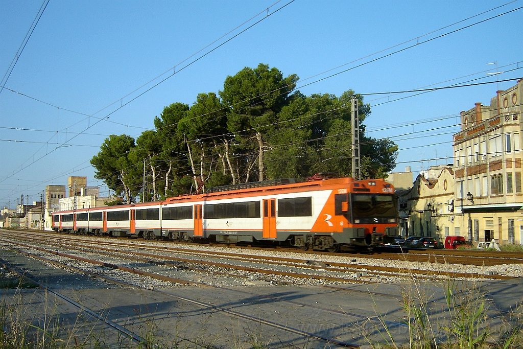 1112-0021-071005.jpg - Renfe 470.126-4 / Benifaió - Almussafes 7.10.2005