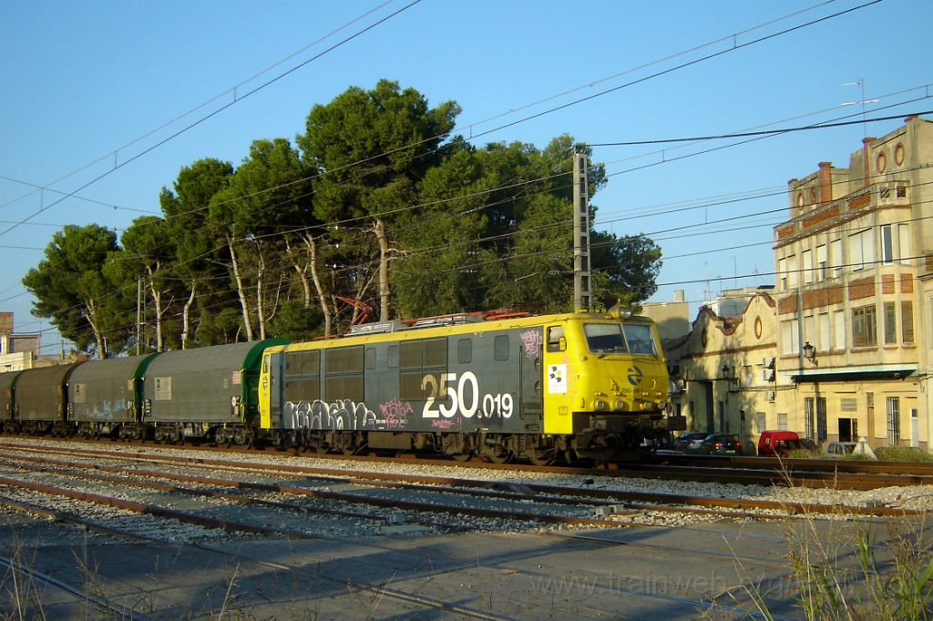 1112-0022-071005.jpg - Renfe 250.019-7 / Benifaió - Almussafes 7.10.2005
