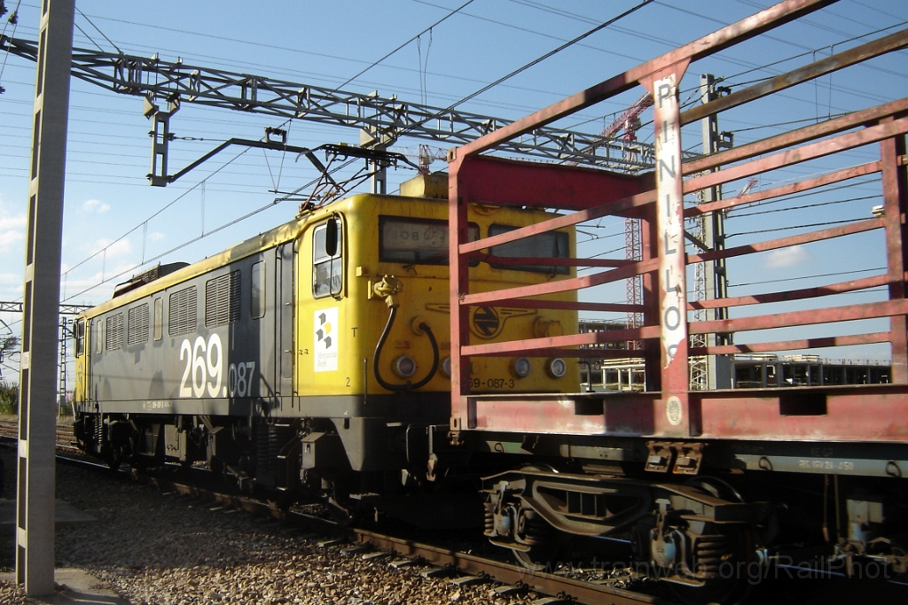 1114-0047-151005.jpg - Renfe 269.087-3 / València - Fuente San Luis 15.10.2005