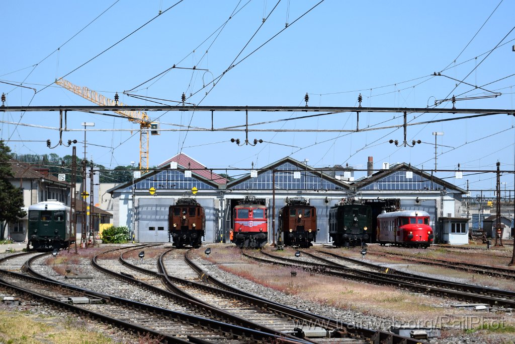 8603-0042-270523.jpg - SBB-CFF Bm 4/4" 18451 + Ae 3/6" 10439 + Ae 6/6 11425 "Genève" + Be 4/7 12504 + Ae 3/5 10217 + RAe 2/4 1001 / Olten 27.5.2023