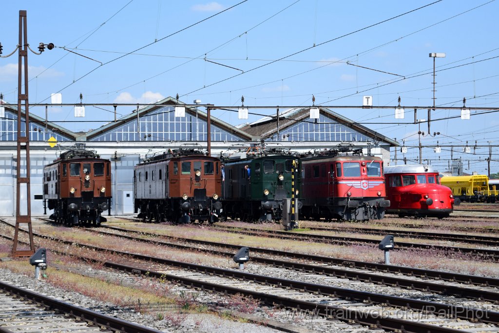 8610-0048-270523.jpg - SBB-CFF Ae 3/6" 10439 + Ae 3/6" 10439 + Ae 3/5 10217 + Ae 6/6 11425 "Genève" + RAe 2/4 1001 / Olten 27.5.2023