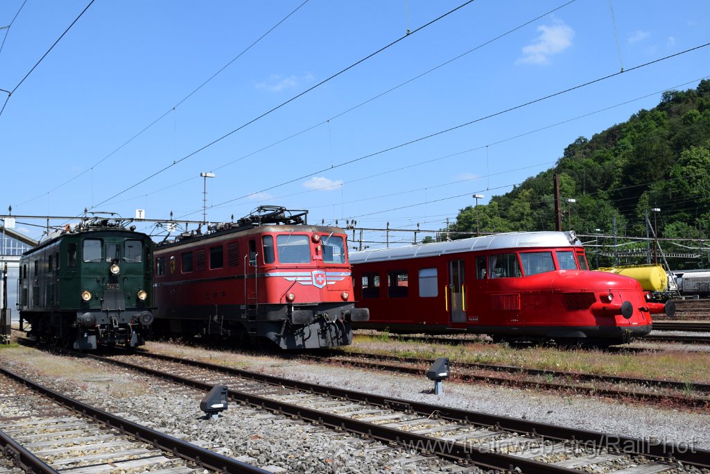 8611-0018-270523.jpg - SBB-CFF Ae 3/5 10217 + Ae 6/6 11425 "Genève" + RAe 2/4 1001 / Olten 27.5.2023