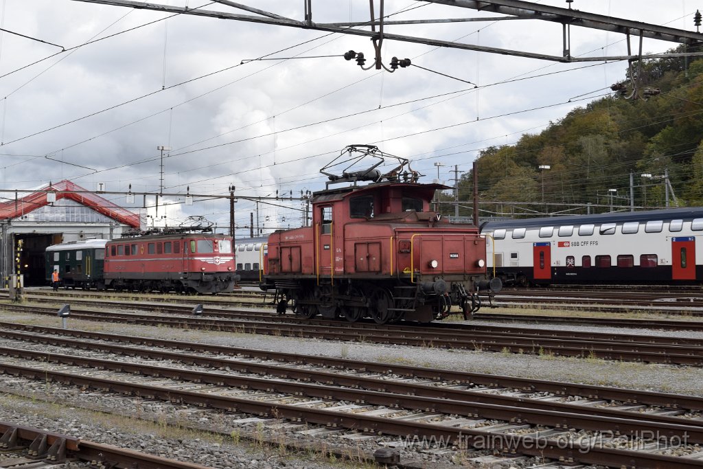 8836-0021-211023.jpg - SBB-CFF Ee 3/3 16388 + Ae 6/6 11425 "Genève" + Bm 4/4" 18451 / Olten 21.10.2023