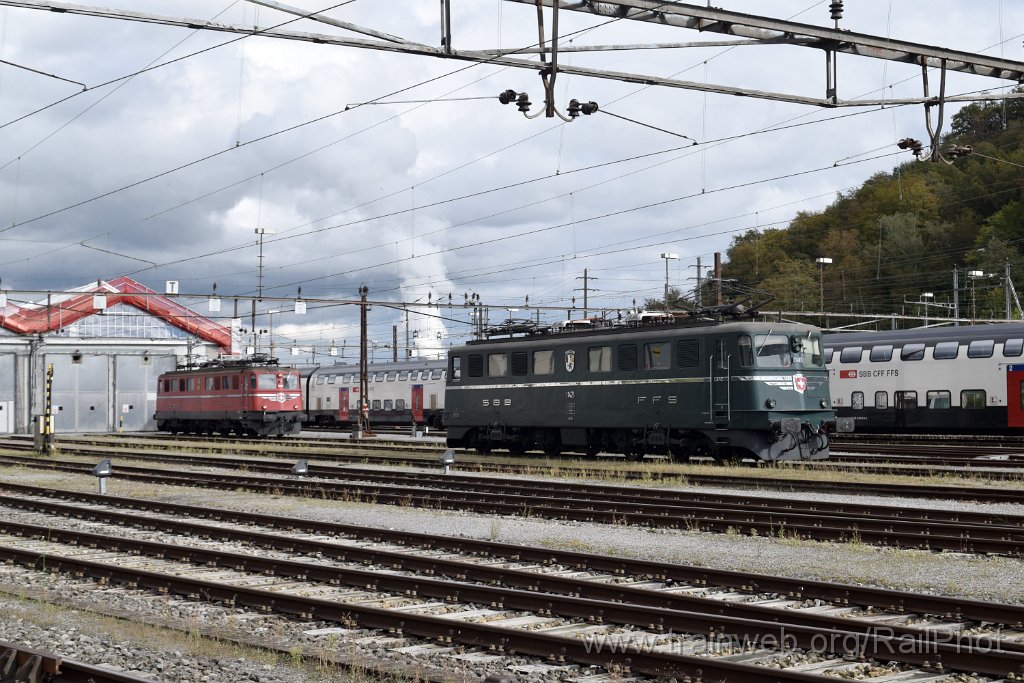 8838-0037-211023.jpg - SBB-CFF Ae 6/6 11421 "Graubünden / Grishun" + Ae 6/6 11425 "Genève" / Olten 21.10.2023