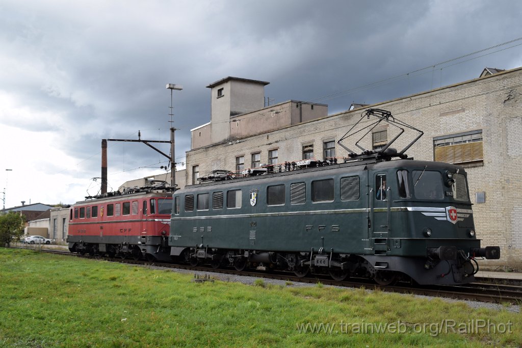 8846-0042-211023.jpg - SBB-CFF Ae 6/6 11425 "Genève" + Ae 6/6 11421 "Graubünden / Grishun" / Olten 21.10.2023