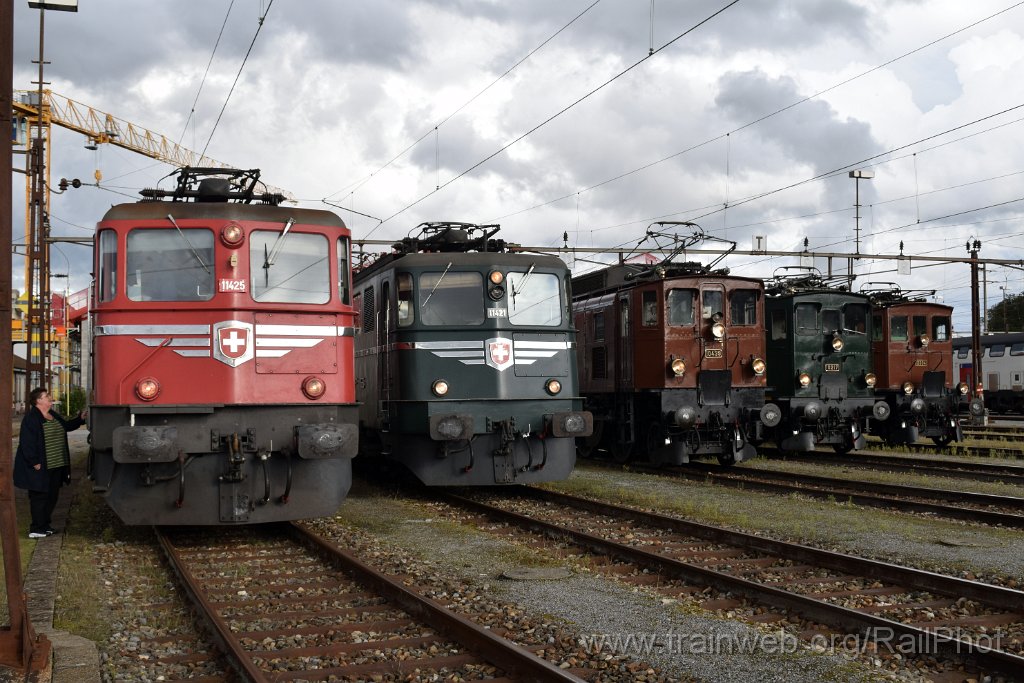 8849-0013-211023.jpg - SBB-CFF Ae 6/6 11425 "Genève" + Ae 6/6 11421 "Graubünden / Grishun" + Ae 3/6" 10439 + Ae 3/5 10217 + Be 4/7 12504 / Olten 21.10.2023