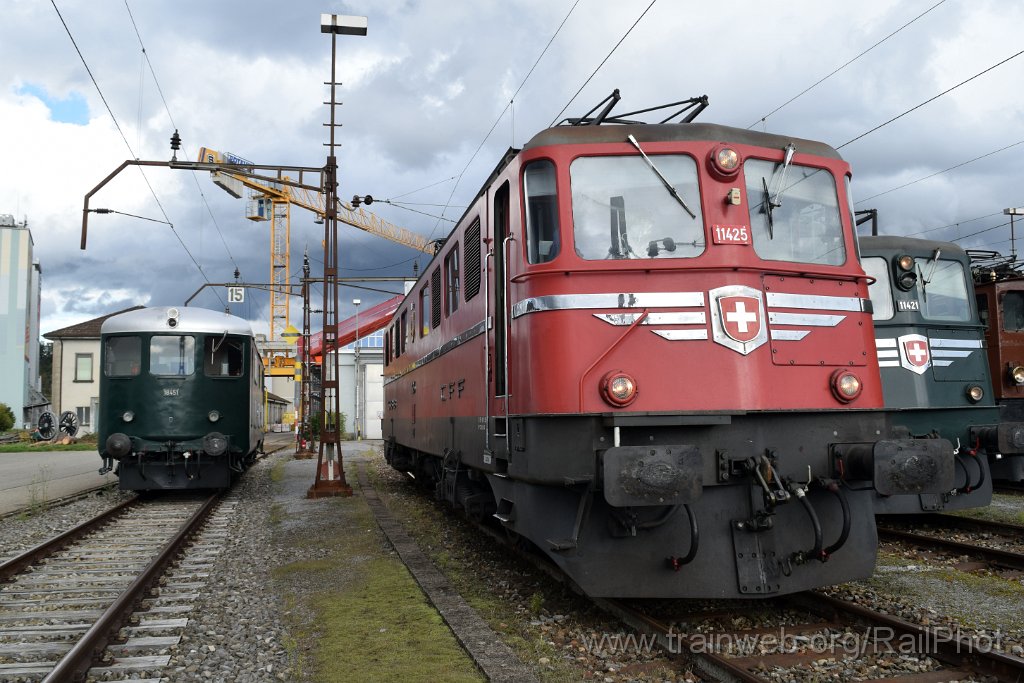8849-0050-211023.jpg - SBB-CFF Bm 4/4" 18451 + Ae 6/6 11425 "Genève" / Olten 21.10.2023