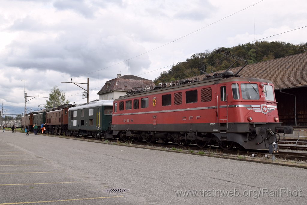 8851-0017-211023.jpg - SBB-CFF Ae 6/6 11425 "Genève" + Bm 4/4" 18451 + Ae 3/6" 10439 + Ae 3/5 10217 + Be 4/7 12504 / Olten 21.10.2023