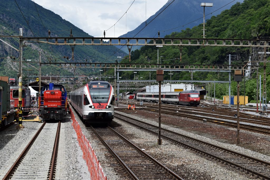 3938-0027-050616.jpg - SBB-CFF Am 843.061-3 + RABe 524.114 + Re 460.084-7 "Helvetia" / Biasca 5.6.2016
