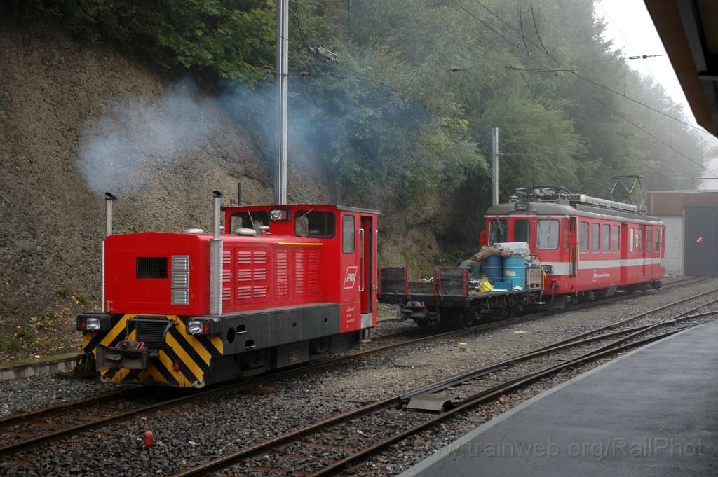 2982-0012-290913.jpg - AB Tm 2/2 98 "Schorsch" + BDe 4/4 47 "Urnäsch" / Herisau 29.9.2013