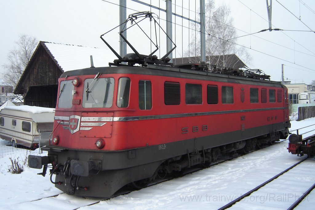 1018-0002-040305.jpg - SBB-CFF Ae 6/6 11422 «Vaud» / Hinwil 4.3.2005