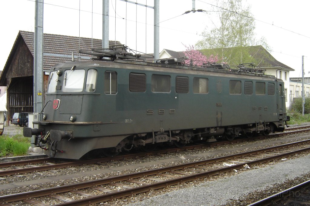 1043-0013-290405.jpg - SBB-CFF Ae 6/6 11444 «Aarau» / Hinwil 29.4.2005