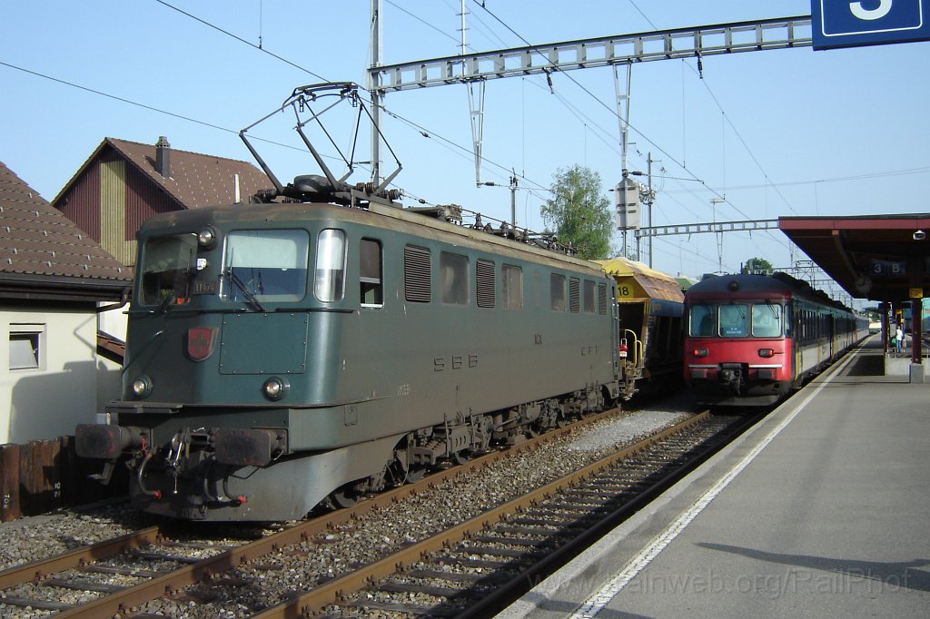 1194-0019-200606.jpg - SBB-CFF Ae 6/6 11474 «Vevey» + RABDe 510.012-8 / Hinwil 20.6.2006