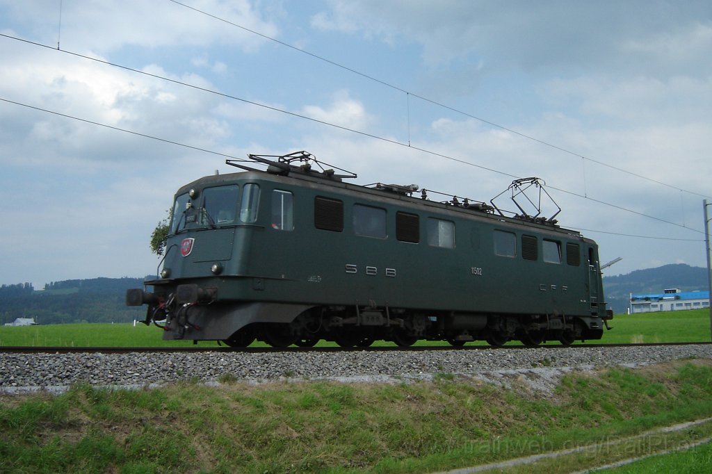 1363-0030-180707.jpg - SBB-CFF Ae 6/6 11502 «Nyon» / Hinwil (Bossikon) 18.7.2007