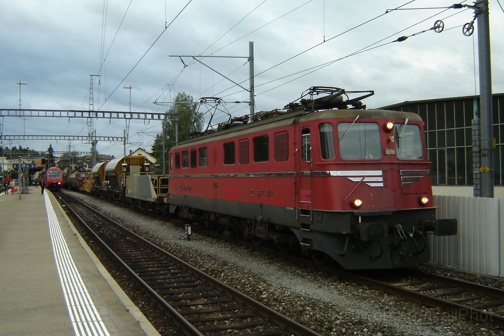1369-0037-160807.jpg - SBB-CFF Ae 6/6 11425 «Genève» + Re 450.078-1 «Au ZH» / Hinwil 16.8.2007