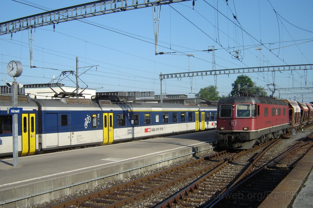 1062-0018-220605.jpg - SBB-CFF RABDe 510.005-2 + Re 6/6 11627 «Luterbach-Attisholz» / Hinwil 22.6.2005