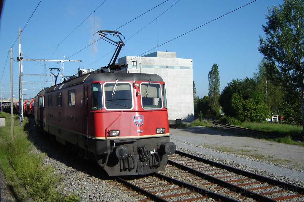 1188-0010-070606.jpg - SBB-CFF Ref 4/4" 11187 + 11183 / Hinwil (FBB) 7.6.2006