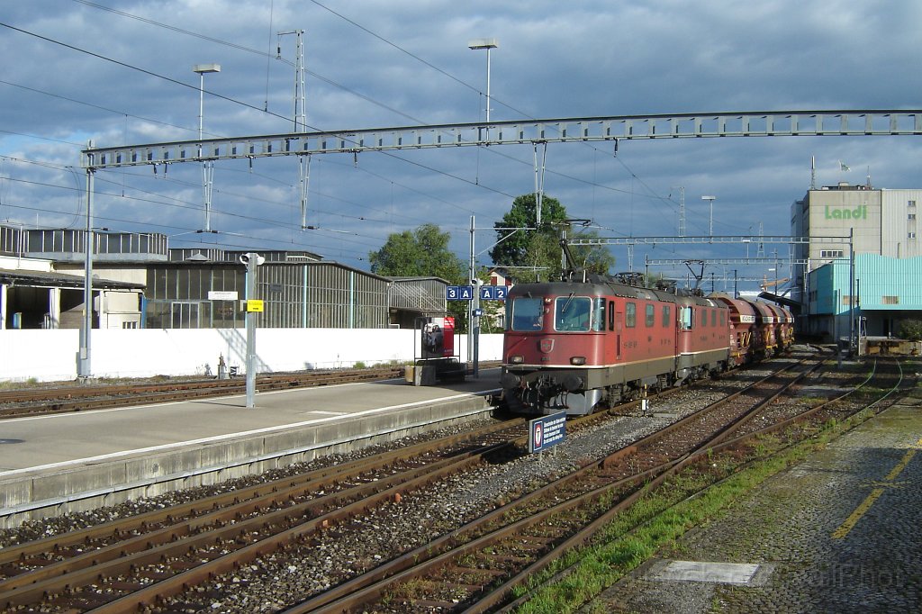 1364-0048-240707.jpg - SBB-CFF Re 4/4''' 11359 + Ref 4/4" 11175 / Hinwil 24.7.2007