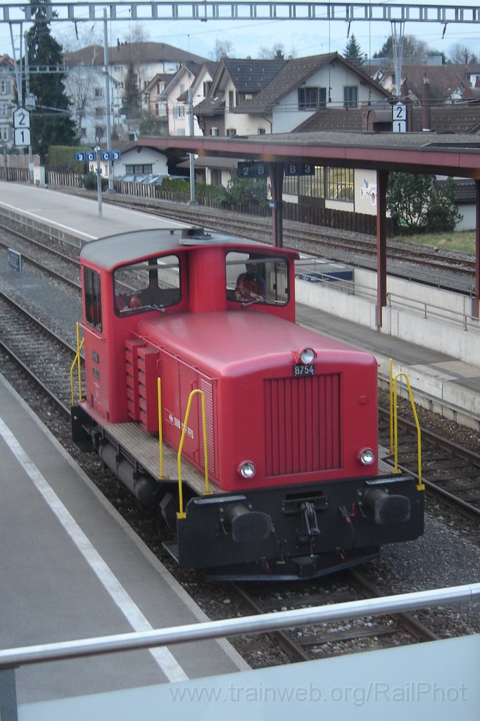 1023-0039-290305.jpg - SBB-CFF Tm IV 8754 / Hinwil 29.3.2005