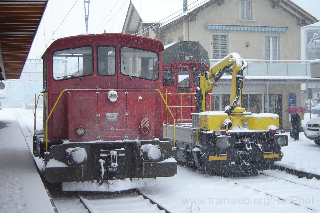 1130-0026-251105.jpg - SBB-CFF Tm IV 8794 + Tm 234.004-0 / Hinwil 25.11.2005