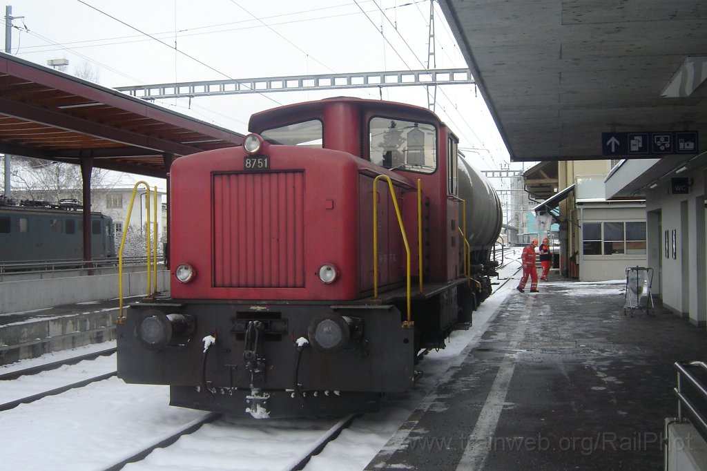 1135-0014-201205.jpg - SBB-CFF Tm IV 8751 / Hinwil 20.12.2005