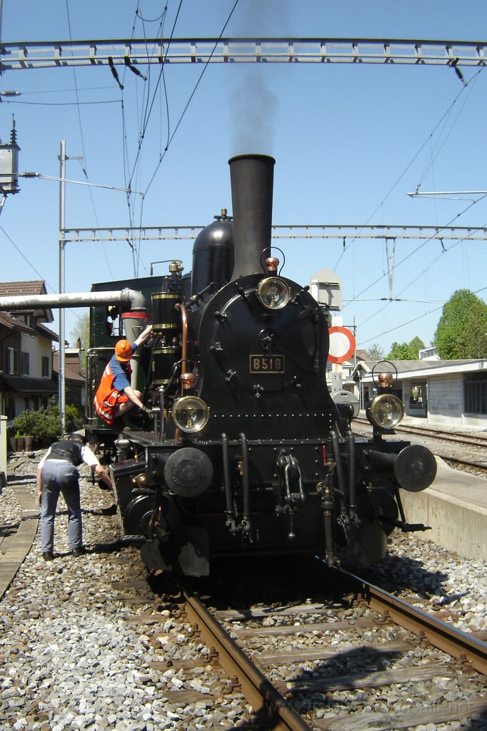 1044-0012-010505.jpg - DVZO E 3/3 8518 «Bäretswil» / Hinwil 1.5.2005