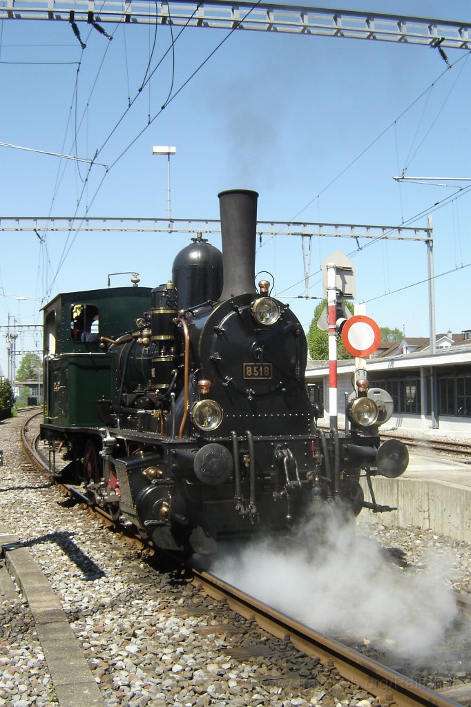 1044-0015-010505.jpg - DVZO E 3/3 8518 «Bäretswil» / Hinwil 1.5.2005