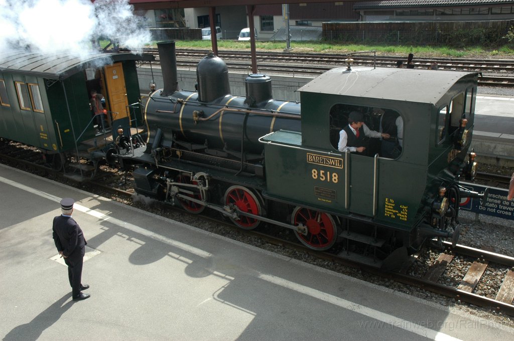 1649-0009-180409.jpg - DVZO E 3/3 8518 «Bäretswil» / Hinwil 18.4.2009