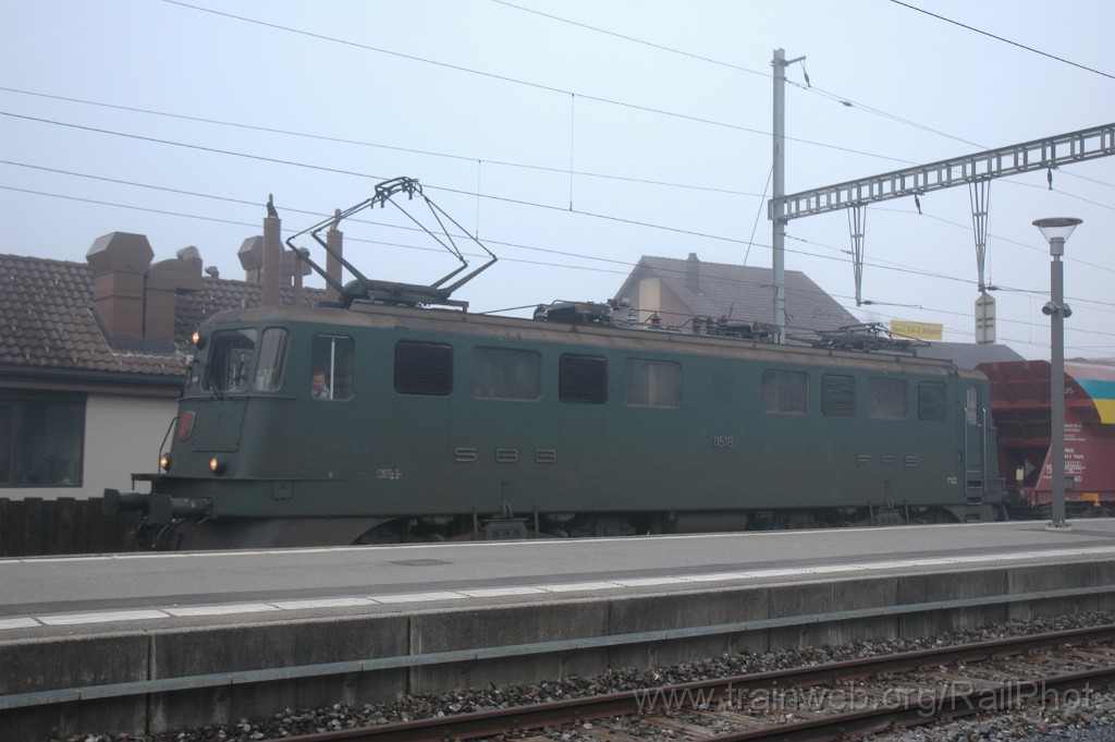 2673-0047-161112.jpg - SBB-CFF Ae 6/6 11518 "Flüelen" / Hinwil 16.11.2012