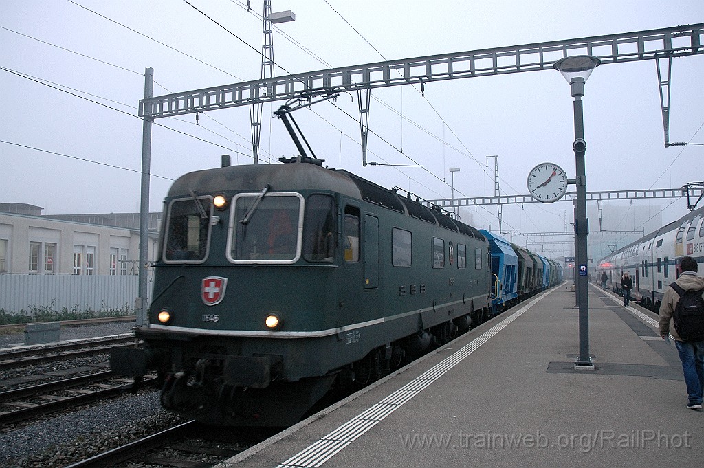 2681-0019-201112.jpg - SBB-CFF Re 6/6 11646 "Bussigny" / Hinwil 20.11.2012