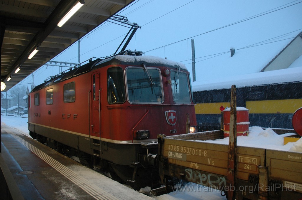 2684-0030-101212.jpg - SBB-CFF Re 4/4'' 11175 / Hinwil 10.12.2012