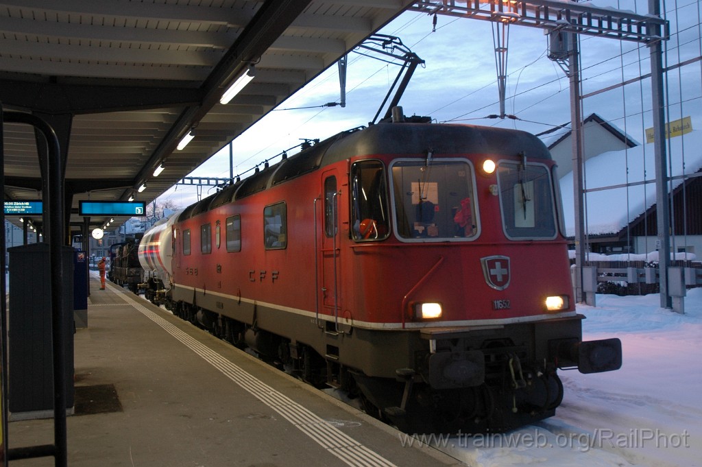 2684-0036-131212.jpg - SBB-CFF Re 6/6 11652 "Kerzers" / Hinwil 13.12.2012