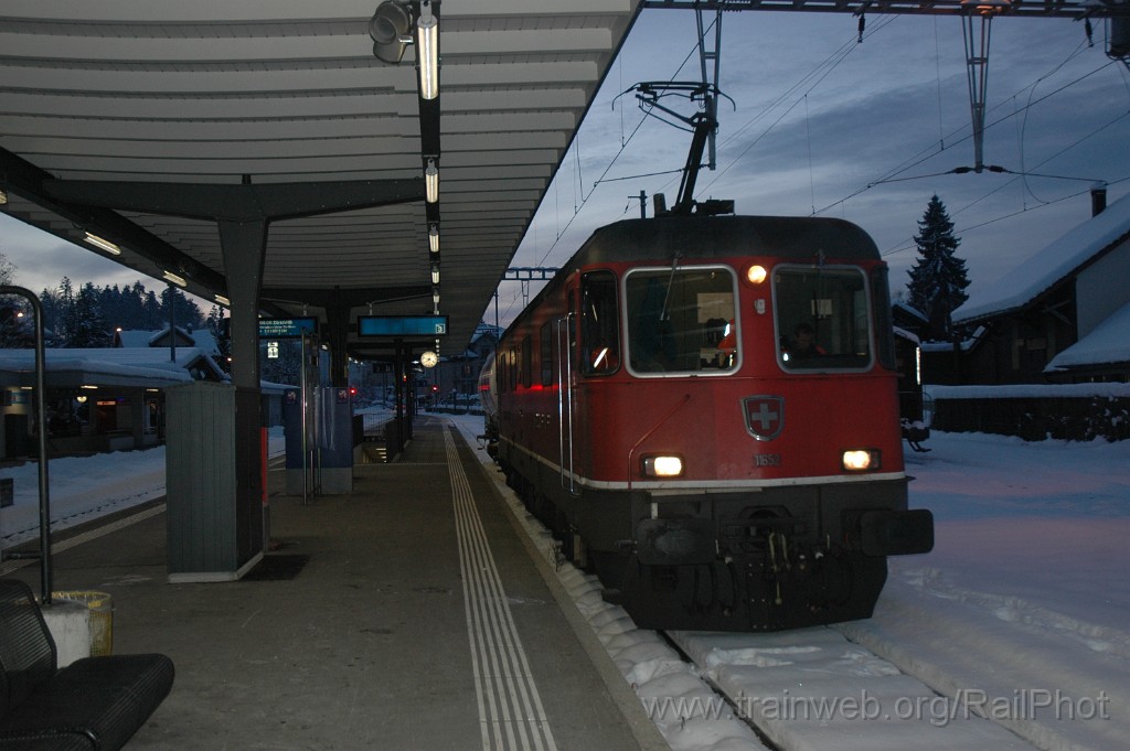 2684-0050-131212.jpg - SBB-CFF Re 6/6 11652 "Kerzers" / Hinwil 13.12.2012