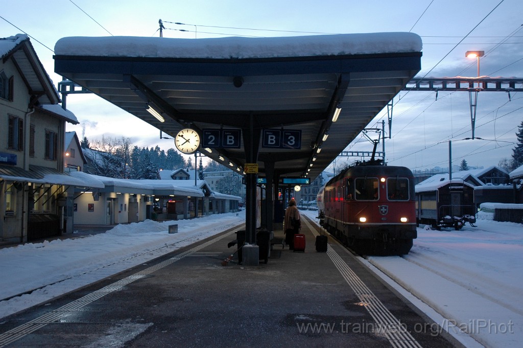 2685-0005-131212.jpg - SBB-CFF Re 6/6 11652 "Kerzers" / Hinwil 13.12.2012