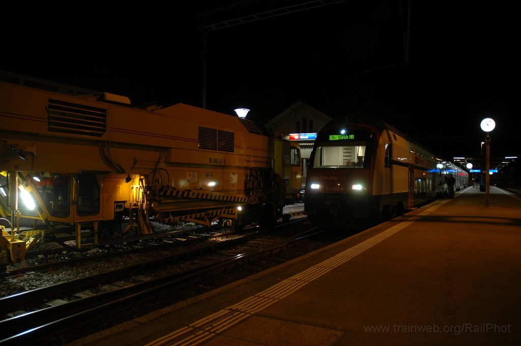 2095-0024-190411.jpg - JMAG VTmaas 40 85 95 81 910-8 + SBB-CFF RABe 514.053-8 / Hinwil 19.4.2011