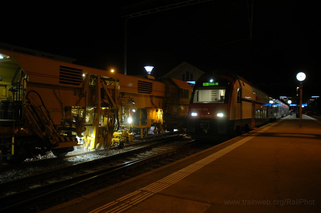 2095-0028-190411.jpg - JMAG VTmaas 40 85 95 81 910-8 + SBB-CFF RABe 514.053-8 / Hinwil 19.4.2011