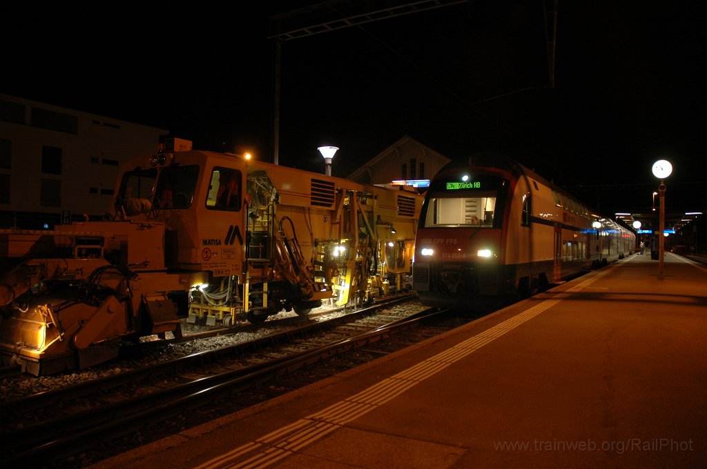 2095-0032-190411.jpg - JMAG VTmaas 40 85 95 81 910-8 + SBB-CFF RABe 514.053-8 / Hinwil 19.4.2011